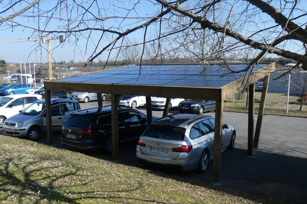 Carport solaire bois
